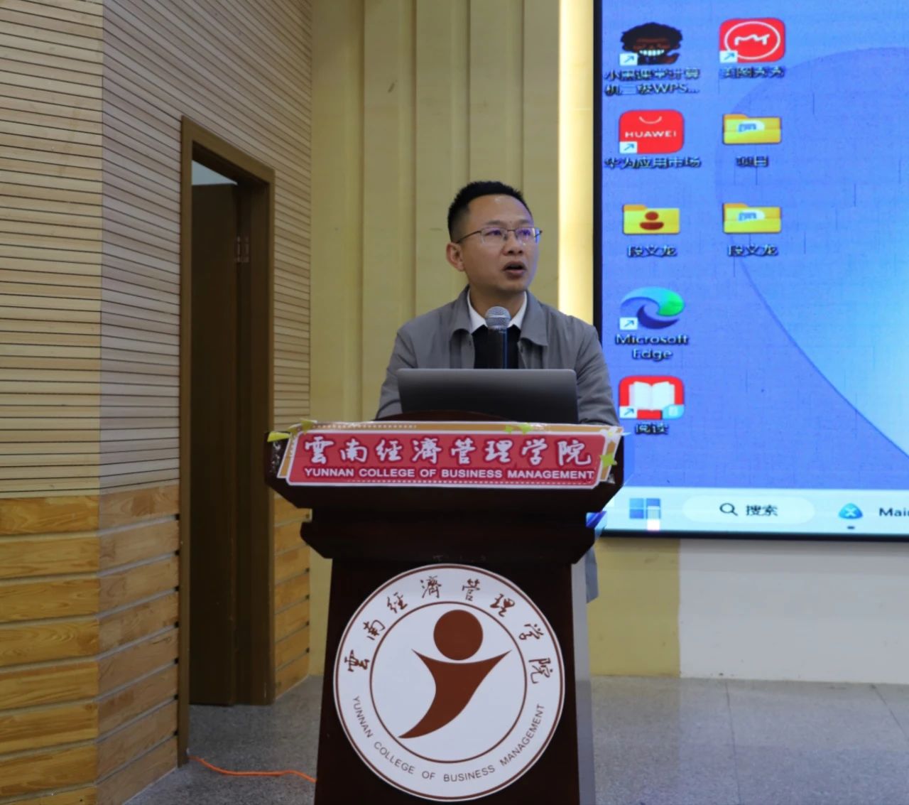 806f2f42b525d6dbaea39a080eb5bcd6.jpg 806f2f42b525d6dbaea39a080eb5bcd6.jpg