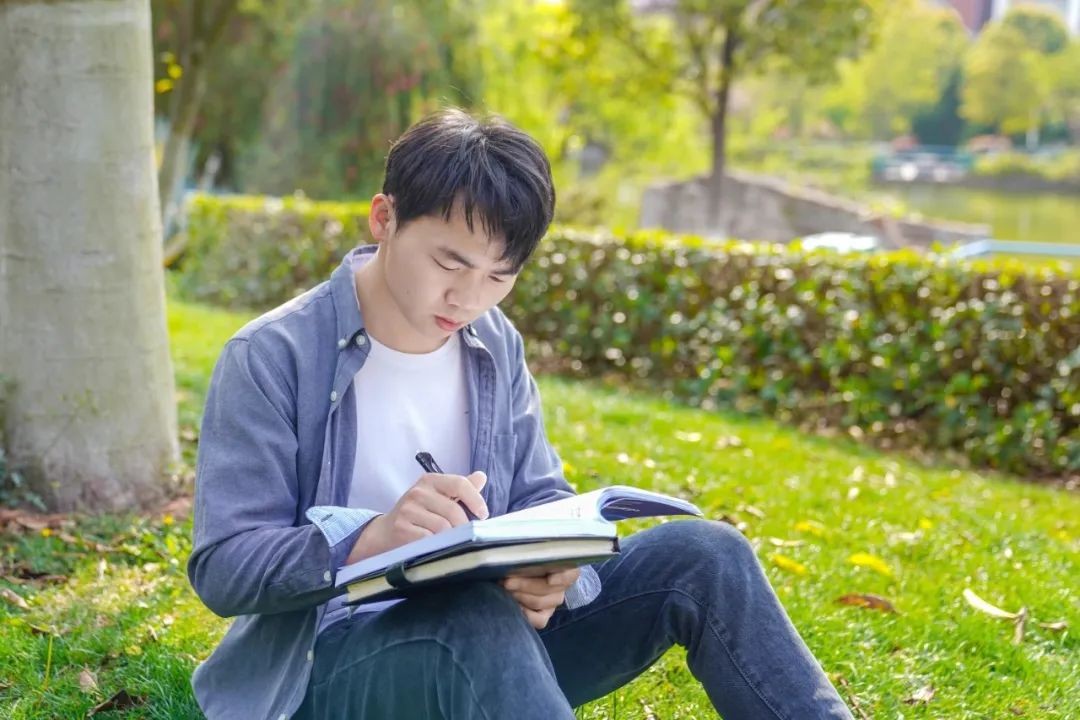 云经管学子登上《人民日报》!还成功上岸省考公务员! 第 14 张 云经管学子登上《人民日报》!还成功上岸省考公务员! 第 14 张